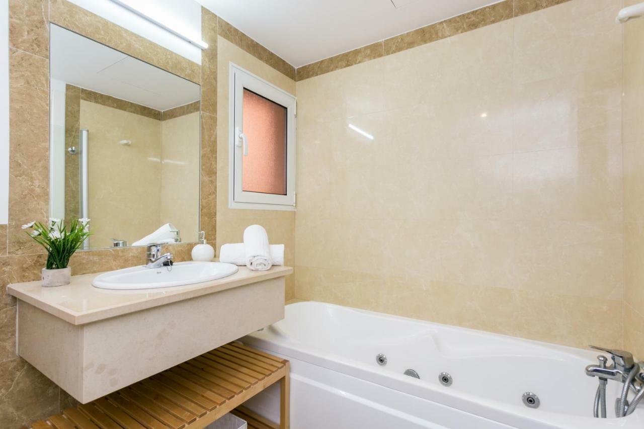 Litoral Mar Dream 17, Beach Front, Free Wi-Fi, Private Parking, Pool Portimão Kültér fotó